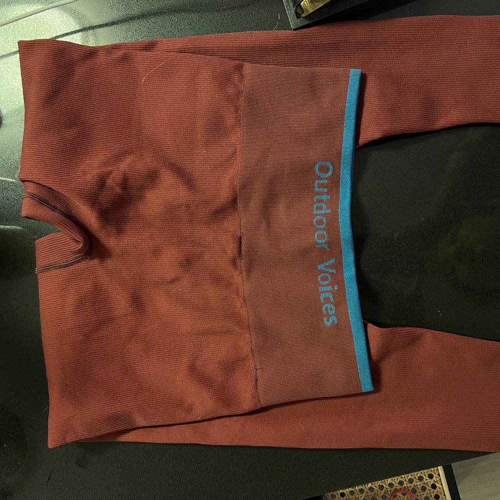 Ourdoor Voices SeamlessRib 7/8 Legging in Maroon